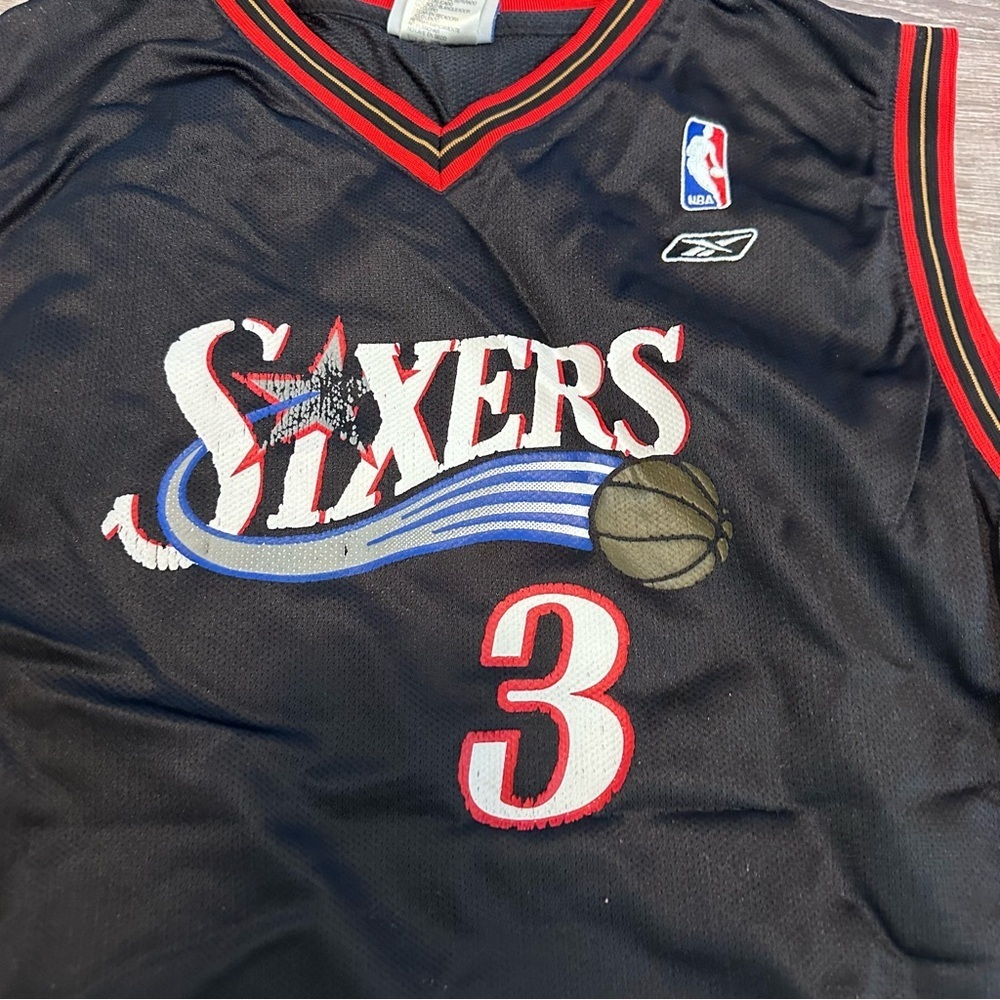 Allen Iverson Black Philadelphia 76ers Jersey - Picture 2 of 4